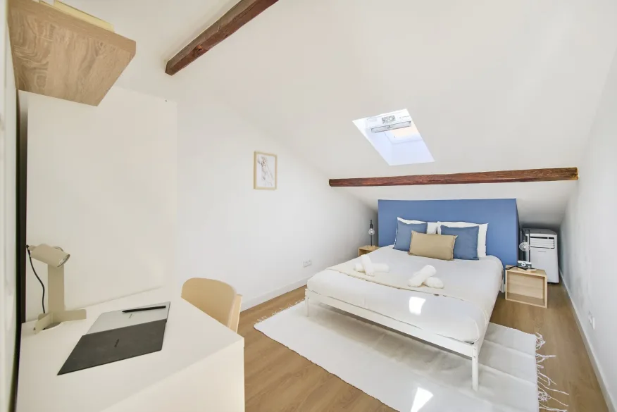 Bedroom in an AMS Coliving house in Lisbon